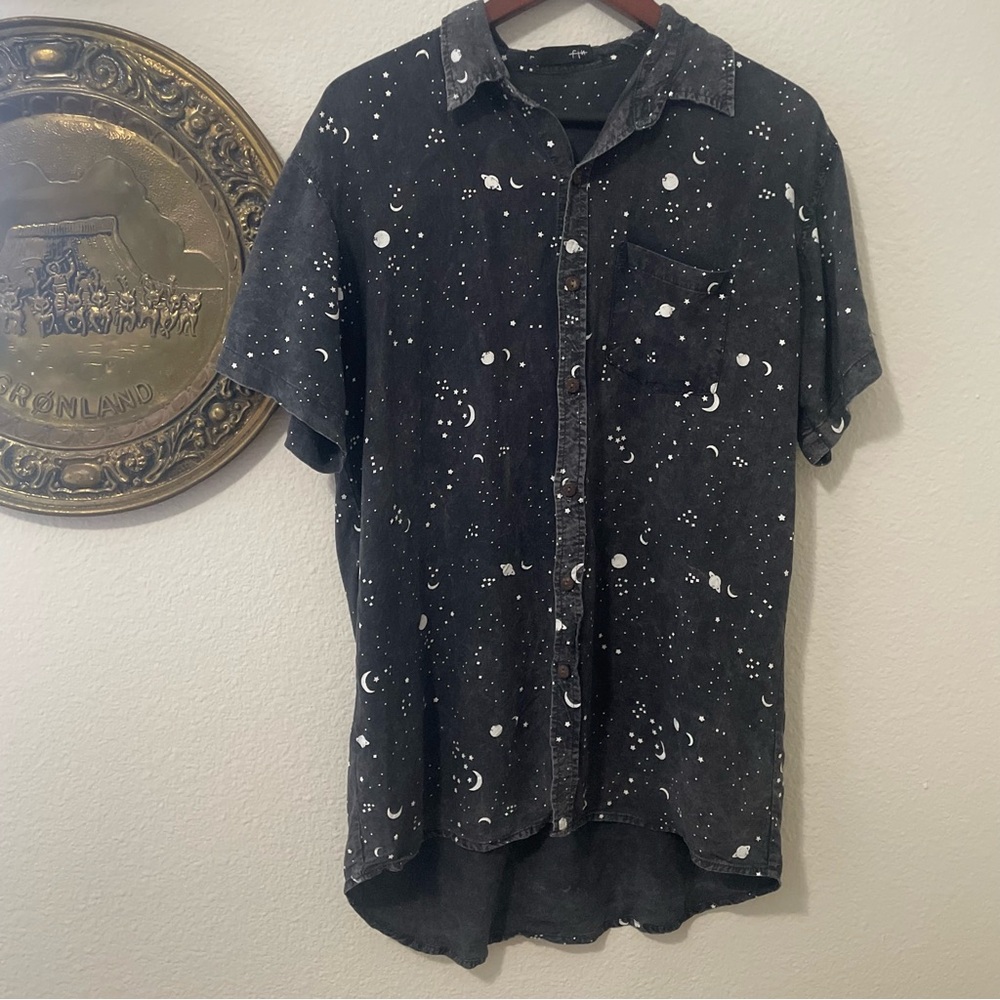 Fin Celestial Button Down
